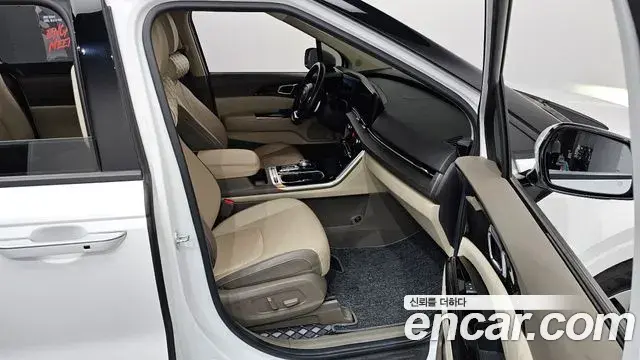 Kia Carnival 2021 — Şəkil 18/20