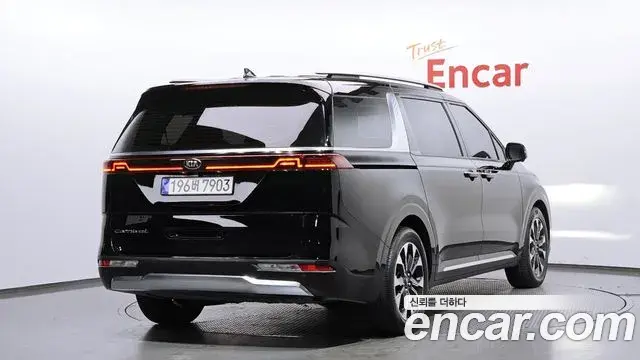 Kia Carnival 2021 — Фото 1/20