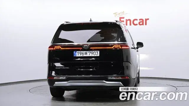Kia Carnival 2021 — Фото 3/20