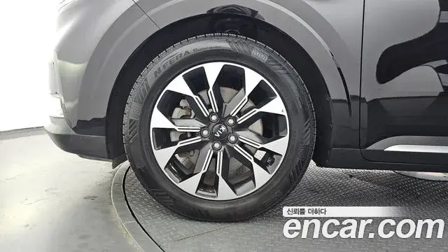 Kia Carnival 2021 — Фото 4/20