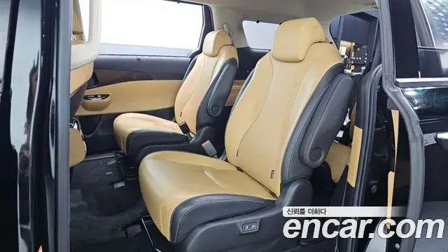 Kia Carnival 2021 — Фото 12/20