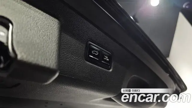 Kia Carnival 2021 — Фото 18/20