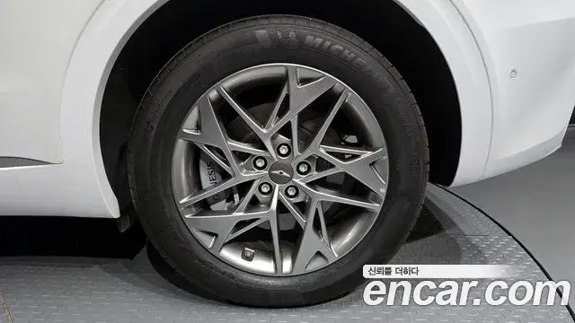 Genesis GV70 2023 — Şəkil 12/20