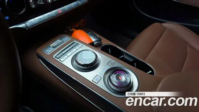 Genesis GV70 2023 — Şəkil 14/20