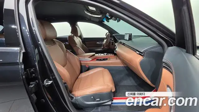 Genesis GV70 2021 — ფოტო 16/20
