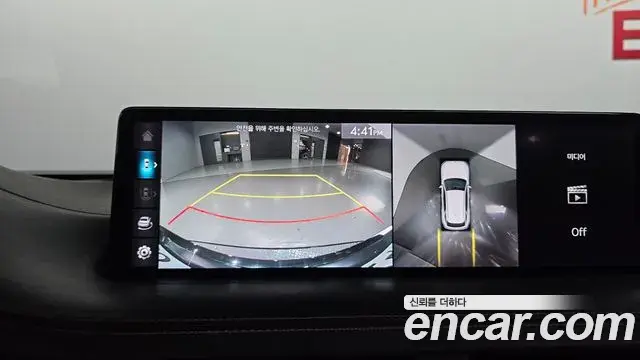 Genesis GV70 2021 — ფოტო 19/20