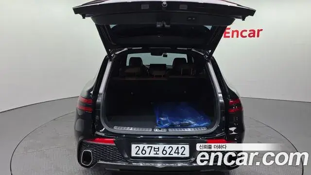 Genesis GV70 2021 — ფოტო 15/20