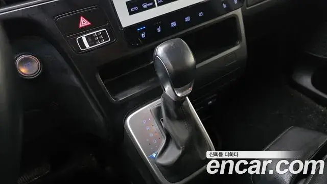 Hyundai Staria 2021 — Şəkil 17/20