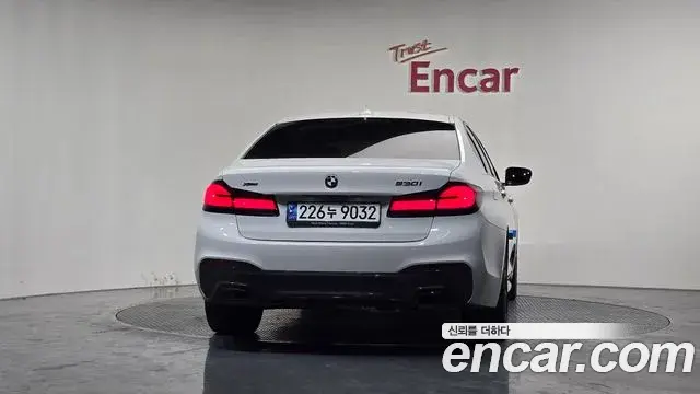 BMW 5 Series 2020 — Şəkil 13/20
