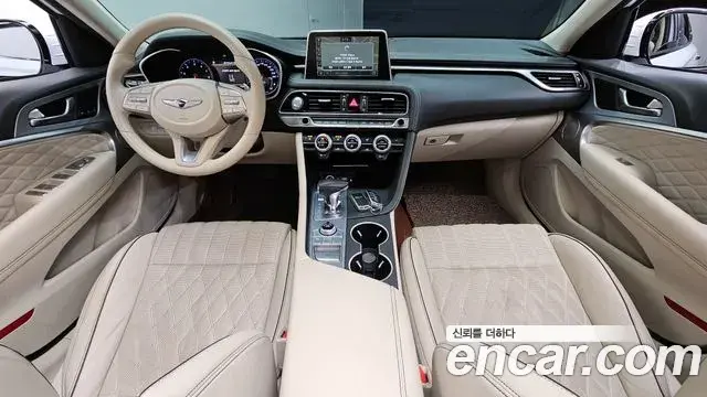 Genesis G70 2018 — ფოტო 14/20