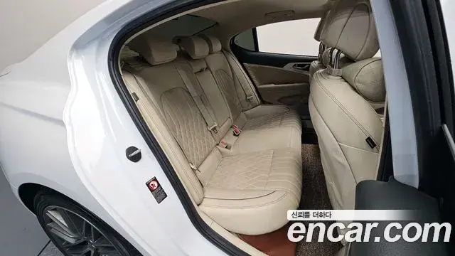 Genesis G70 2018 — ფოტო 12/20