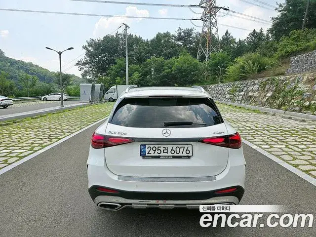 Mercedes-Benz GLC-Class 2023 — ფოტო 7/20
