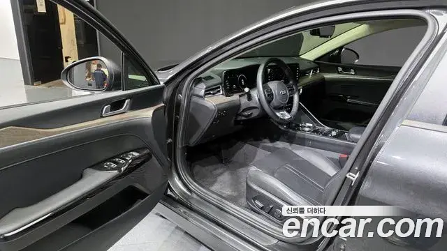 Kia K5 2021 — Şəkil 18/20