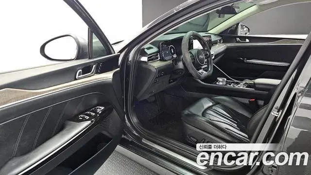 Kia K5 2021 — ფოტო 5/20