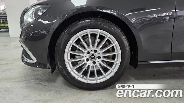 Mercedes-Benz E-Class 2021 — ფოტო 12/17