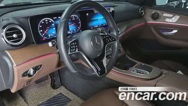 Mercedes-Benz E-Class 2021 — ფოტო 14/17
