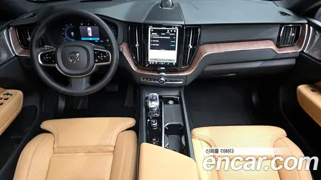 Volvo XC60 2024 — Фото 7/20