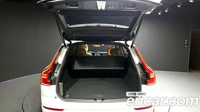 Volvo XC60 2024 — Фото 20/20