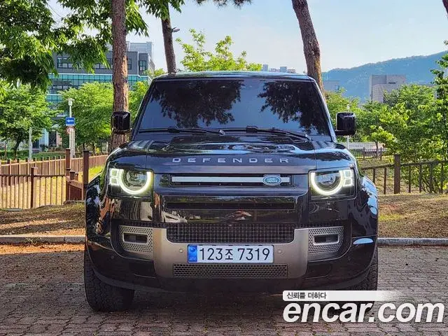 Land Rover Defender 2025 — Фото 1/20