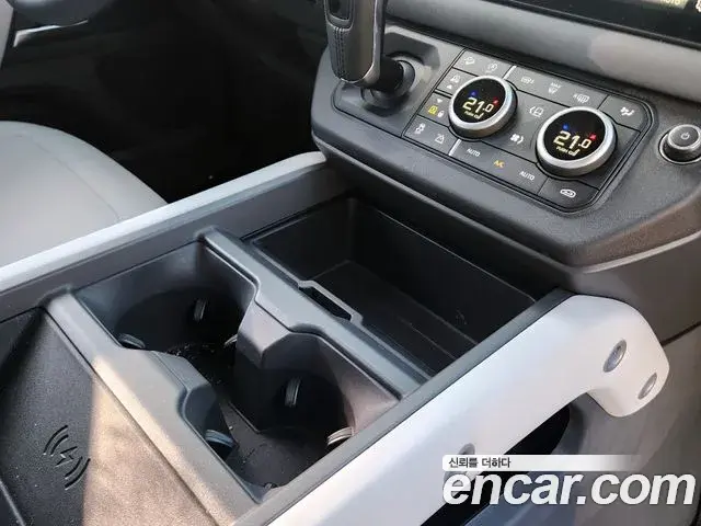 Land Rover Defender 2025 — Фото 11/20