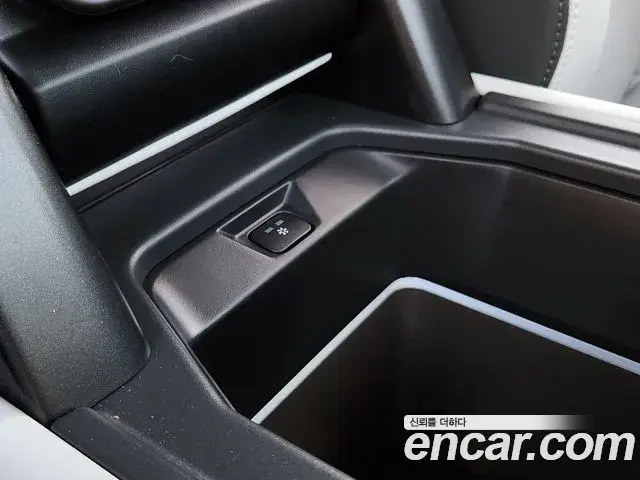 Land Rover Defender 2025 — Фото 12/20