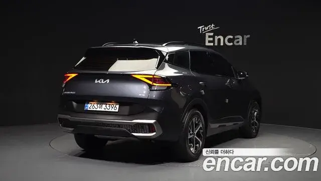 Kia Sportage 2021 — ფოტო 2/20