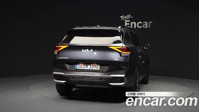 Kia Sportage 2021 — ფოტო 6/20