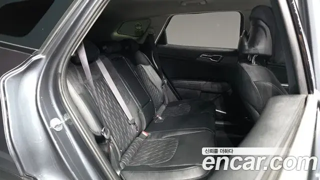 Kia Sportage 2021 — ფოტო 17/20