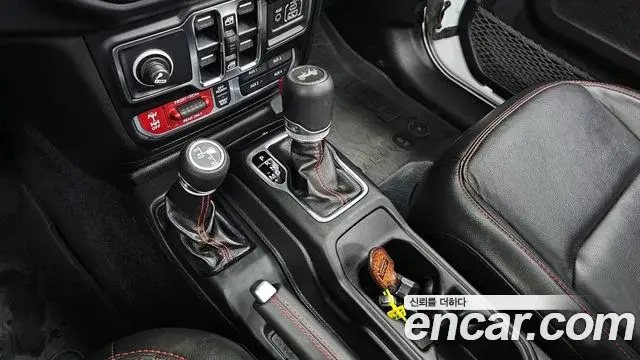 Jeep Wrangler 2022 — Фото 9/20
