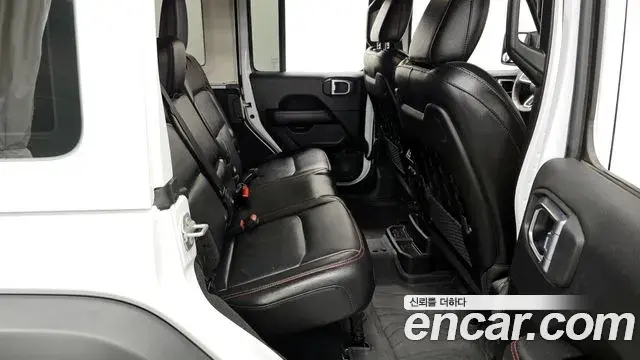 Jeep Wrangler 2022 — Фото 12/20