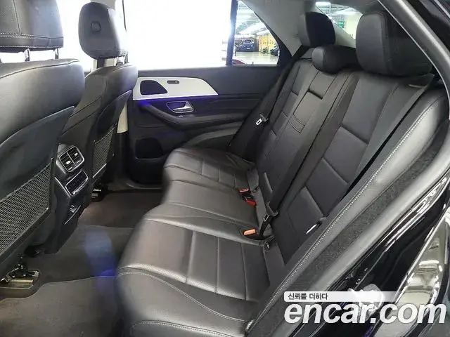Mercedes-Benz GLE-Class 2019 — Photo 4/20