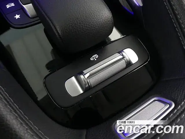 Mercedes-Benz GLE-Class 2019 — Photo 14/20