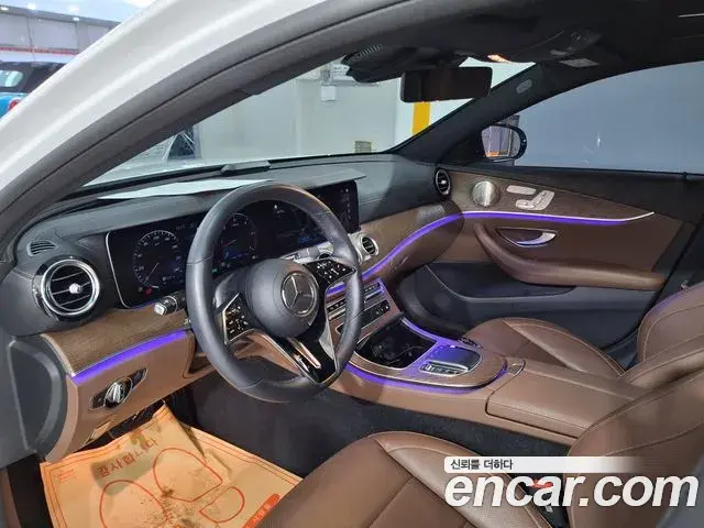 Mercedes-Benz E-Class 2023 — Фото 9/20