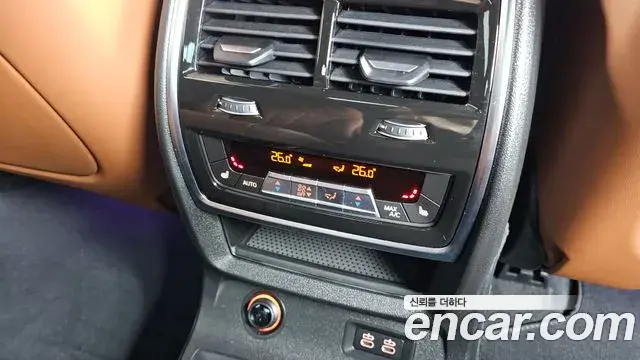 BMW X7 2024 — ფოტო 16/20