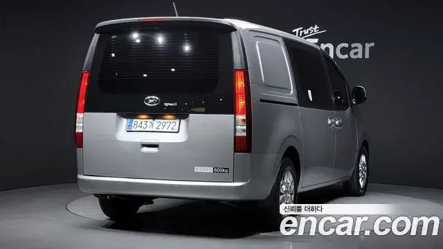 Hyundai Staria 2024 — ფოტო 6/20