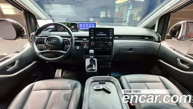 Hyundai Staria 2024 — ფოტო 14/20