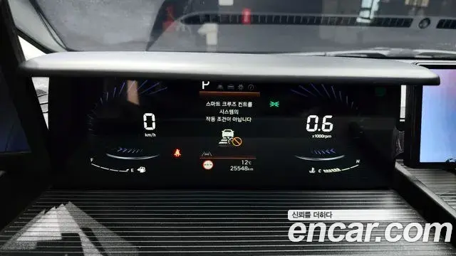 Hyundai Staria 2024 — ფოტო 15/20