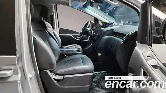 Hyundai Staria 2024 — ფოტო 17/20