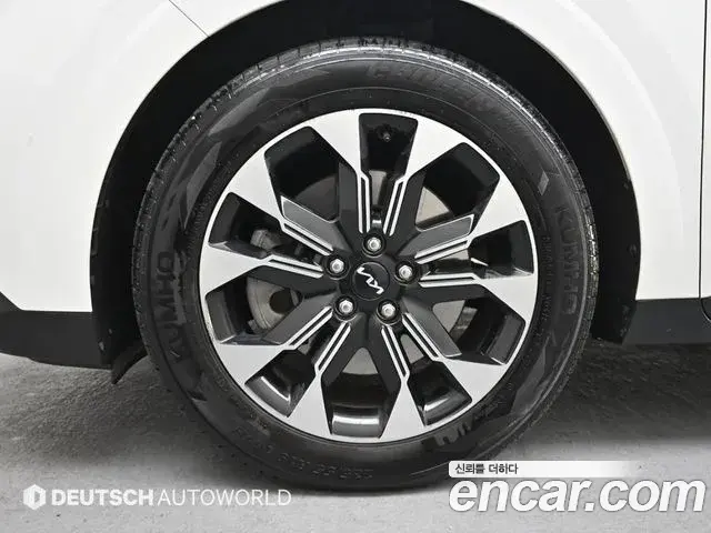 Kia Carnival 2022 — Фото 4/20