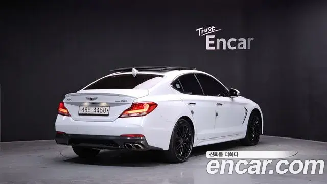 Genesis G70 2018 — ფოტო 17/20