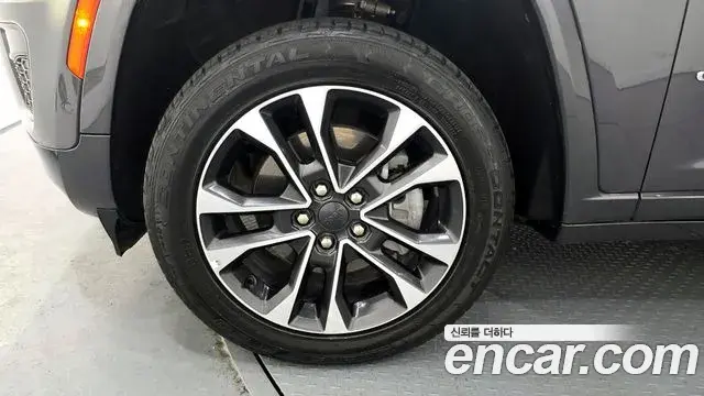 Jeep Grand Cherokee 2022 — Şəkil 13/20