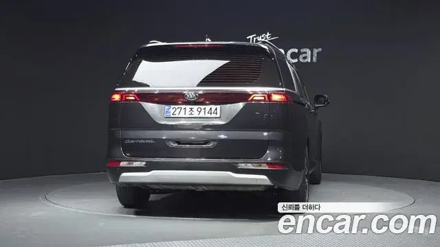 Kia Carnival 2020 — Фото 4/20