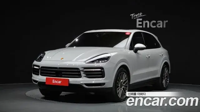 Porsche Cayenne 2022 — Фото 1/20