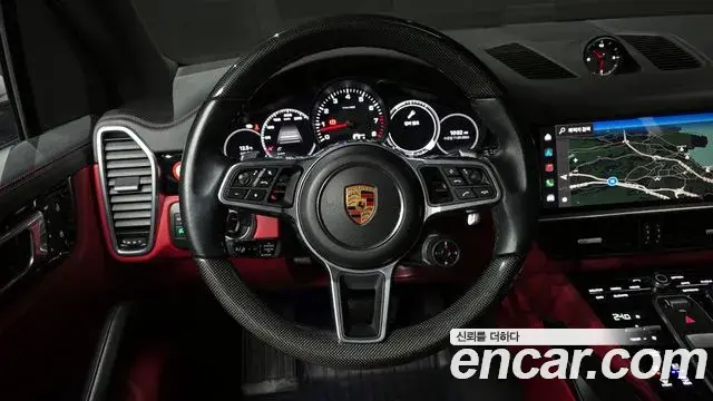 Porsche Cayenne 2022 — Фото 13/20