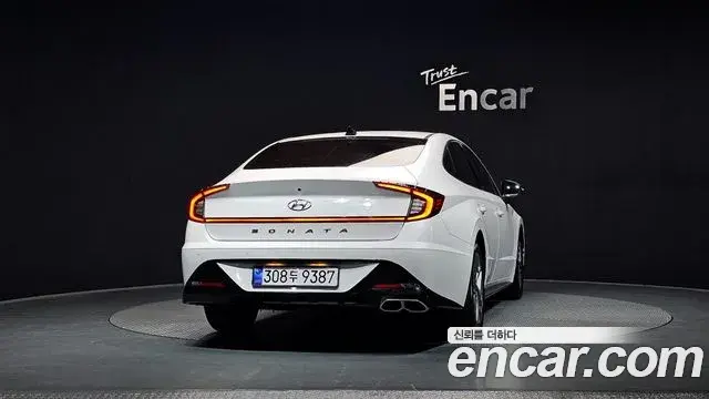 Hyundai Sonata Hybrid 2022 — ფოტო 17/20