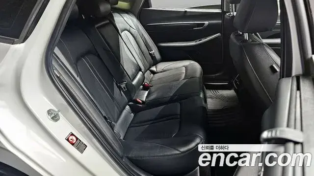 Hyundai Sonata Hybrid 2022 — ფოტო 2/20