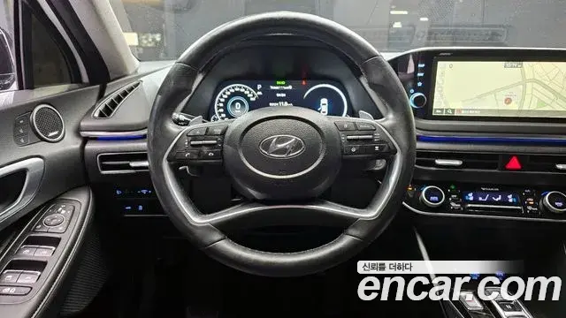 Hyundai Sonata Hybrid 2022 — ფოტო 16/20
