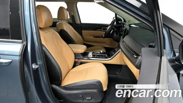 Kia Carnival 2022 — Фото 11/20