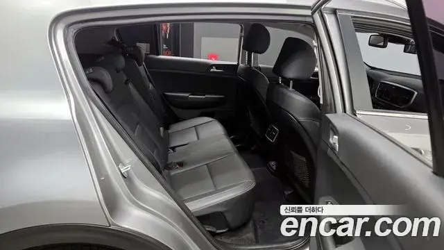 Kia Sportage The Bold 2020 — Фото 12/20
