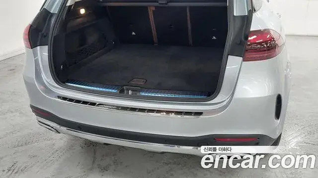 Mercedes-Benz GLE-Class 2025 — Photo 18/20